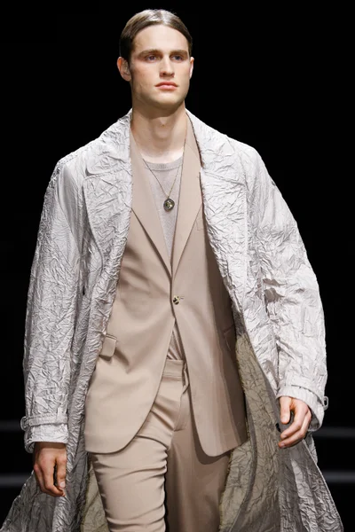 Look 30